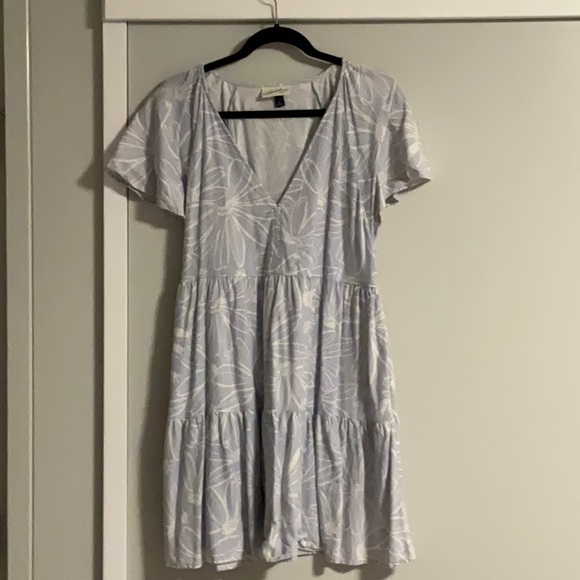 Dress - Picture 1 of 8